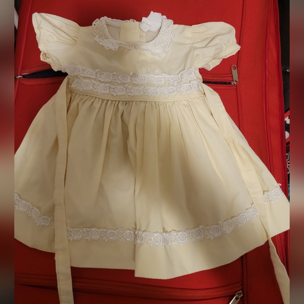 Vintage Elegant Cream Lace Dress